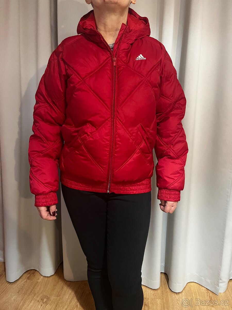 Červená zimní bunda Adidas