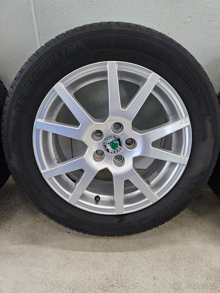 Alu kola Spider 16" Octavia RS,pneu Michelin 205/55/16, 7 m