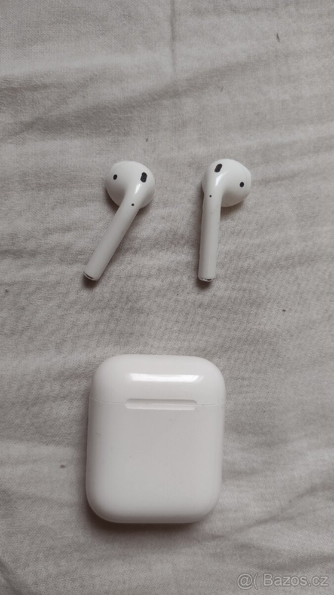 Apple AirPods ( 2.generace )