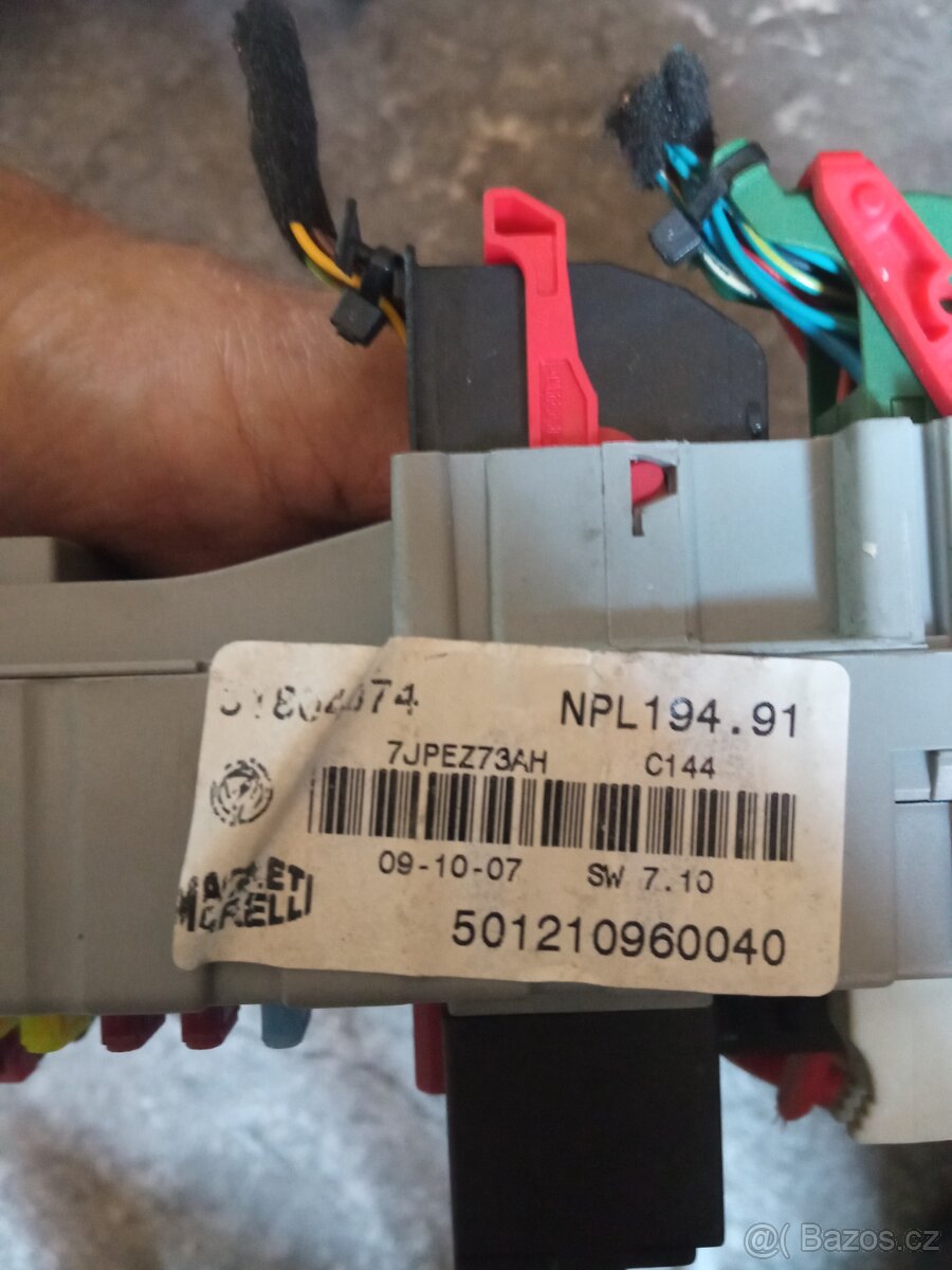 Fiat Croma pojistková skříň 51804074
