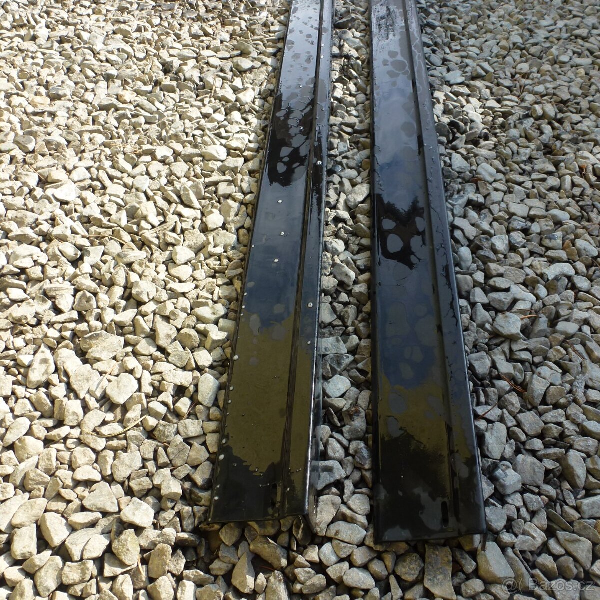 Suzuki Samurai plastové kryty prahu