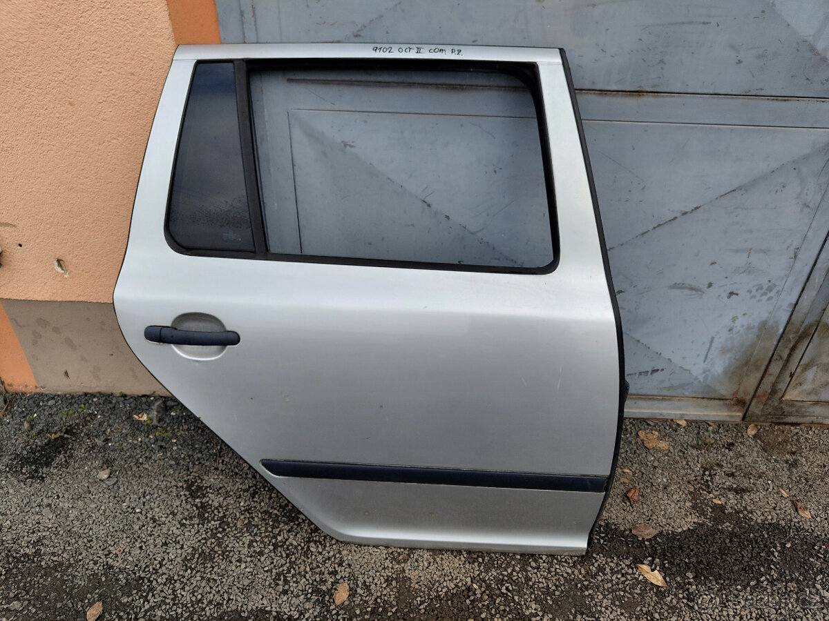 Pravé zadní dveře Octavia II combi - 9102