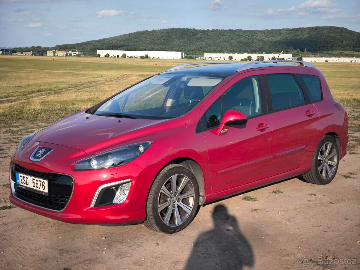 Peugeot 308 SW 1,6 e-HDi 82kW, 2012, první maj., nové v ČR