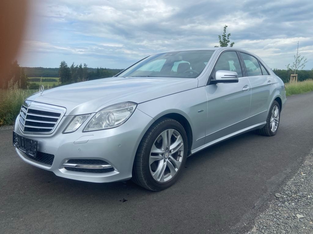 Mercedes E 4x4 350CDI 195kW,229t.km,Xenony -