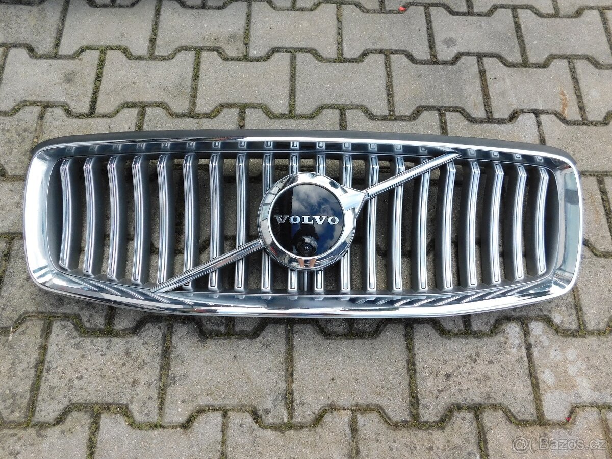 VOLVO XC90 maska gril vč. znaku a kamery za 2500.