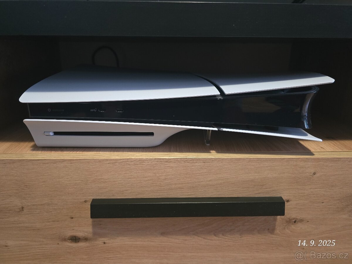 Playstation 5 s mechanikou 1T