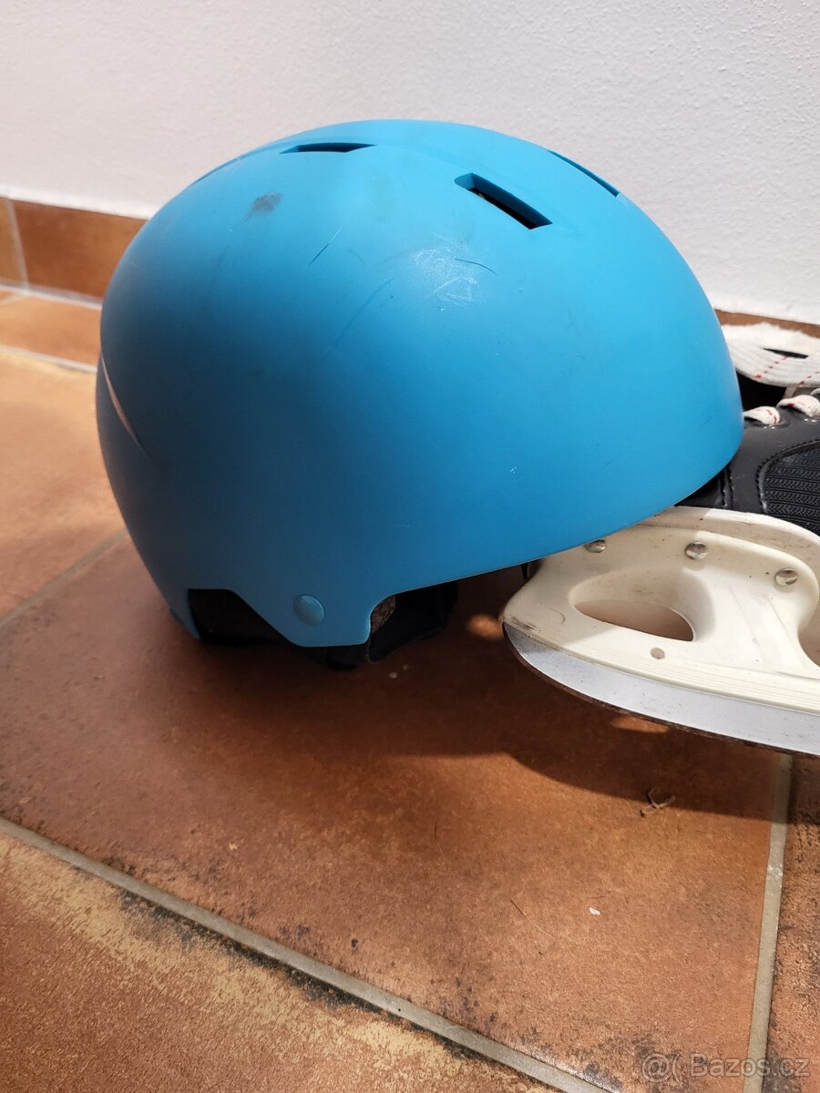 Dětská lyžařská helma H100 modrá