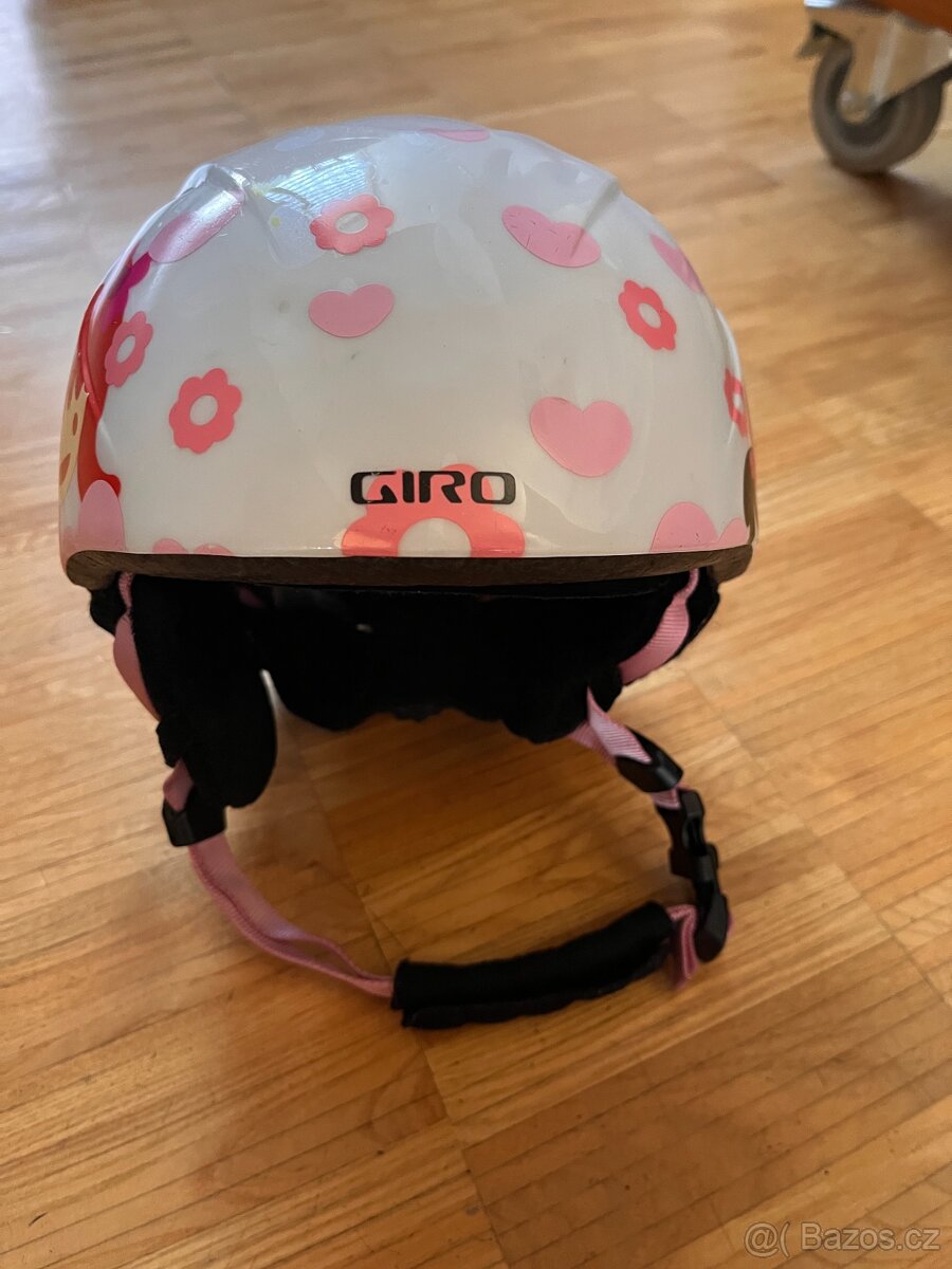 Lyžařská helma Giro