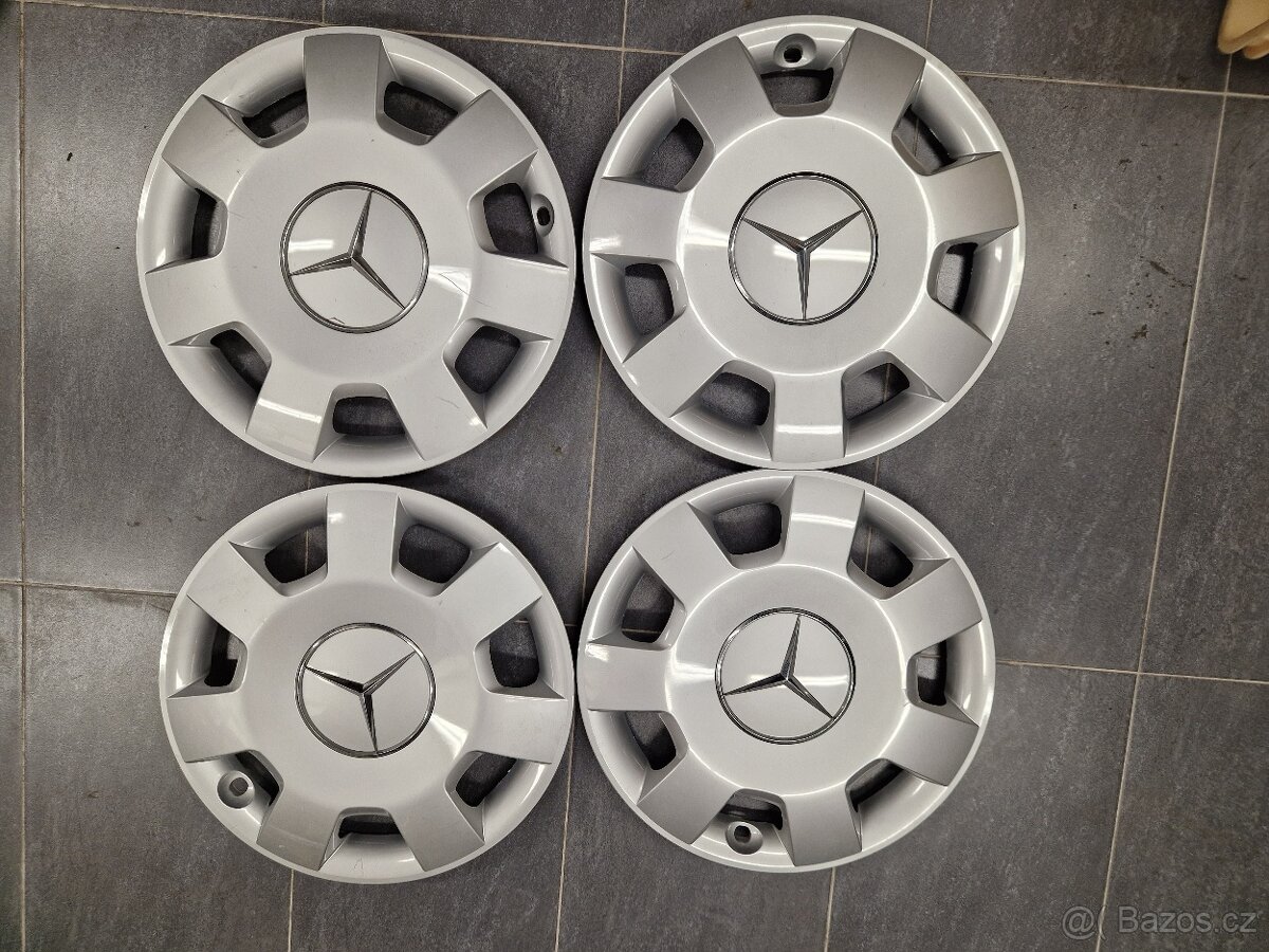 Puklice, kryty kol Mercedes 16" + 15"