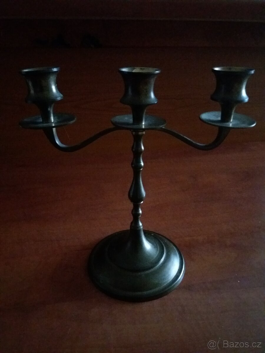 Starý tříramenný svícen