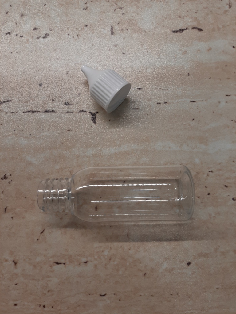 Plastová lahvička (kapátko)