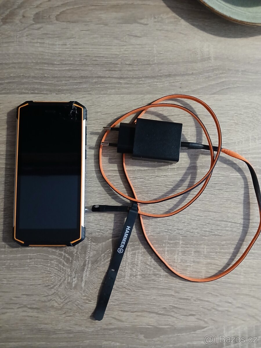 MyPhone Hammer Energy 2 - rozbitý displej / náhradní díly