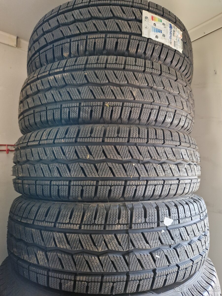 Zimní pneu Hankook 215/70/16C
