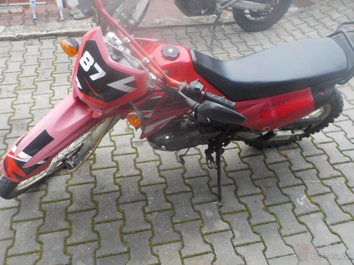YUKI CROSS QM200GY
