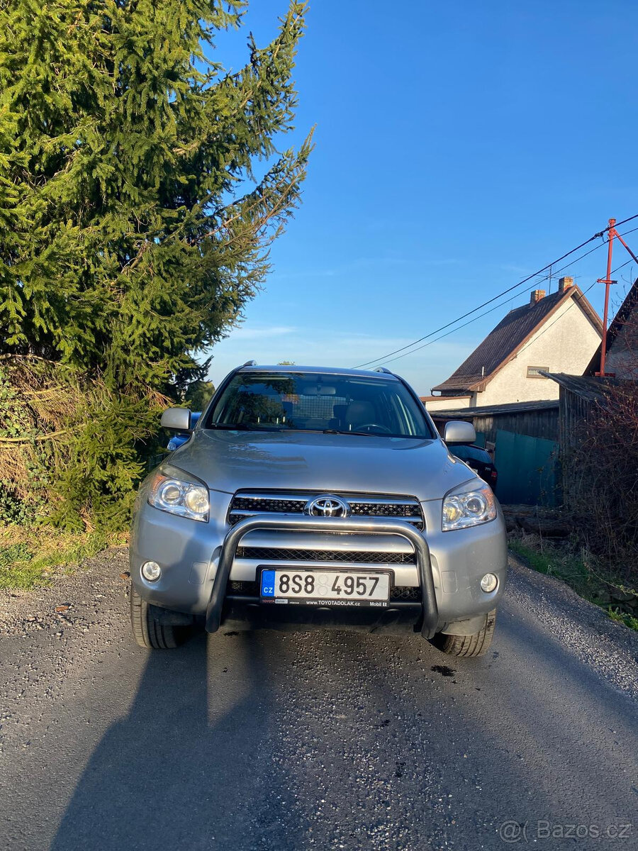 Toyota RAV 4, 2008, hezký stav