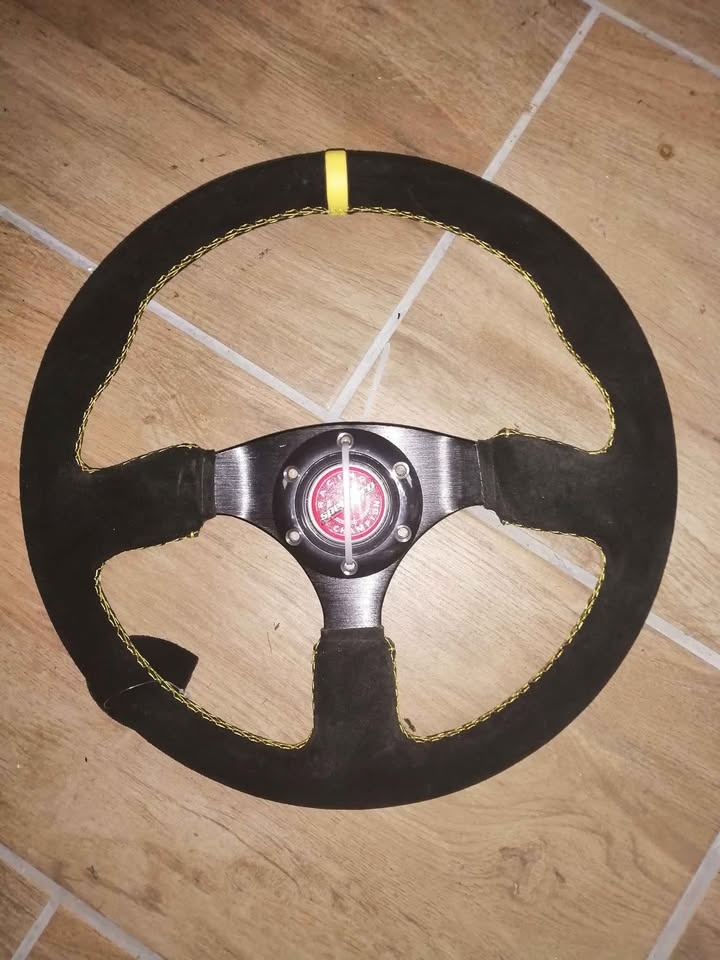 prodám sportovní volant