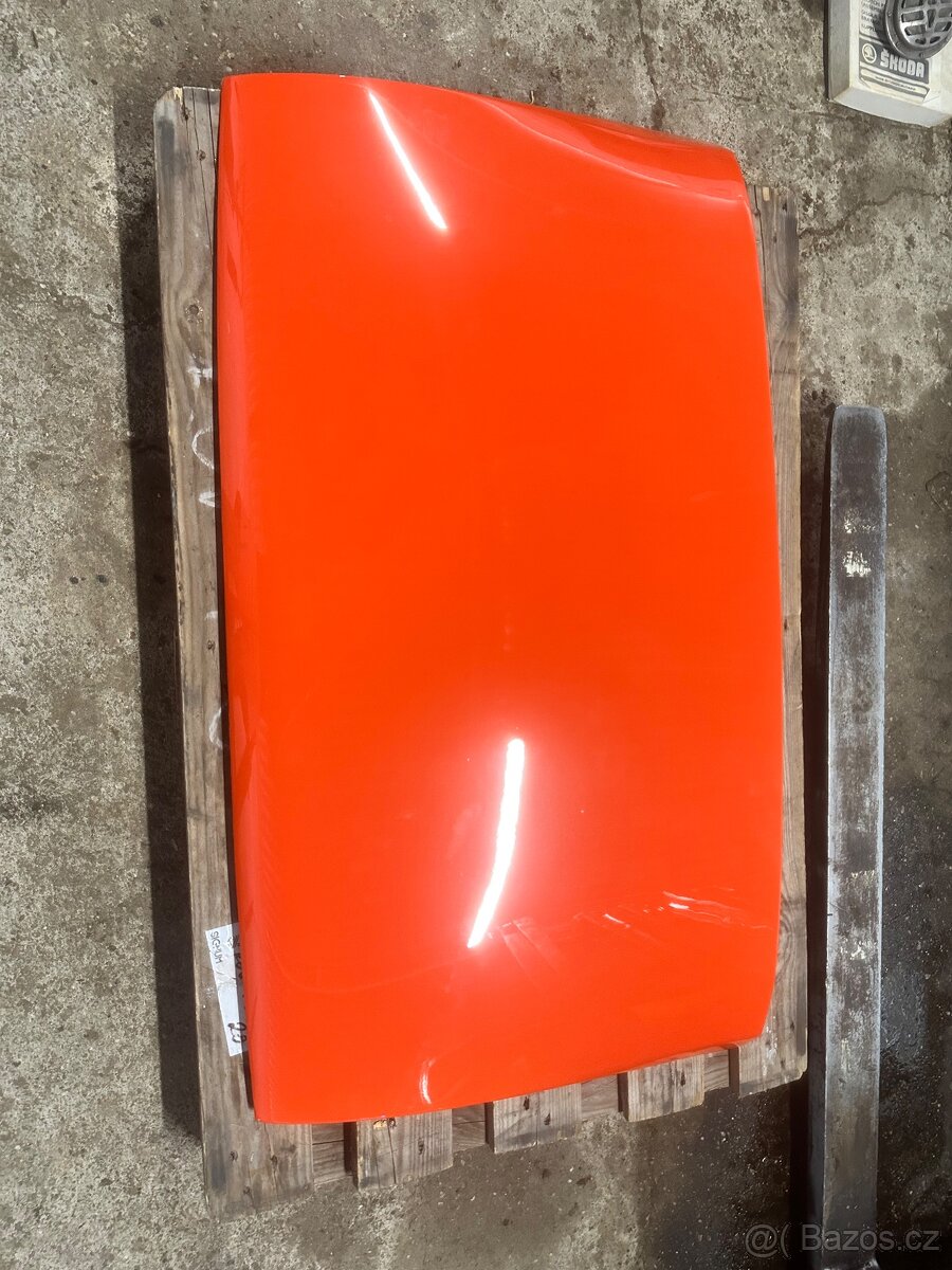 Zadní kapota škoda 110r