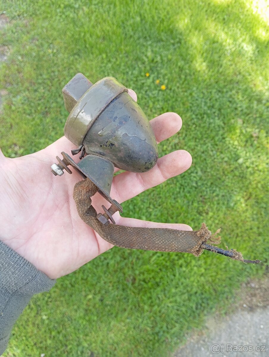 Prodám tato světla asi na GAZ, indián, jeep willis