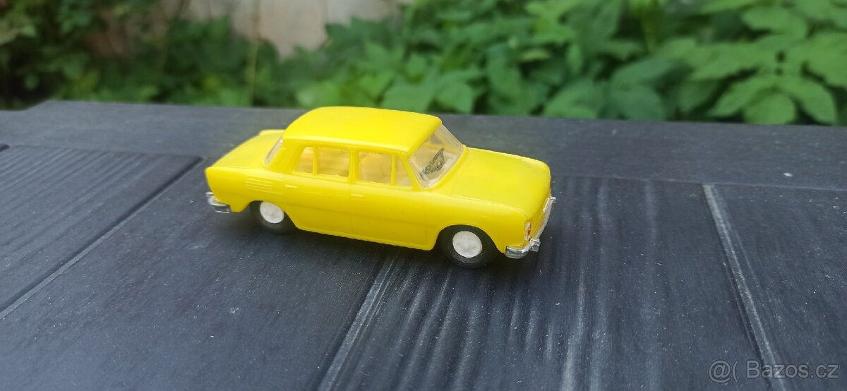 Škoda žlutá KDN Kaden