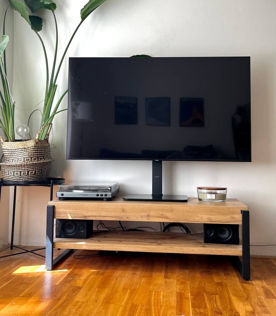 TV stolek WILLIAM – divoký dub, perfektní stav,