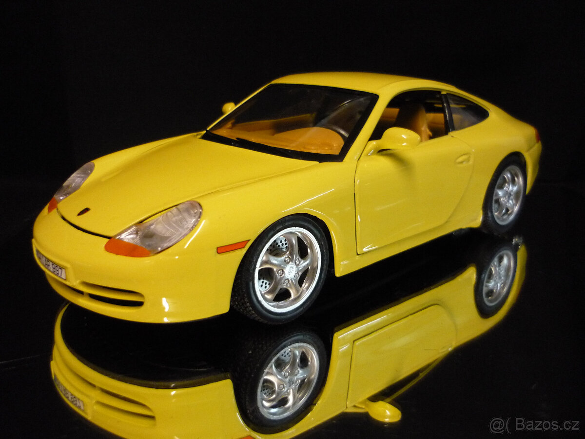Porsche 911 Carrerra 1997 Bburago 1/18