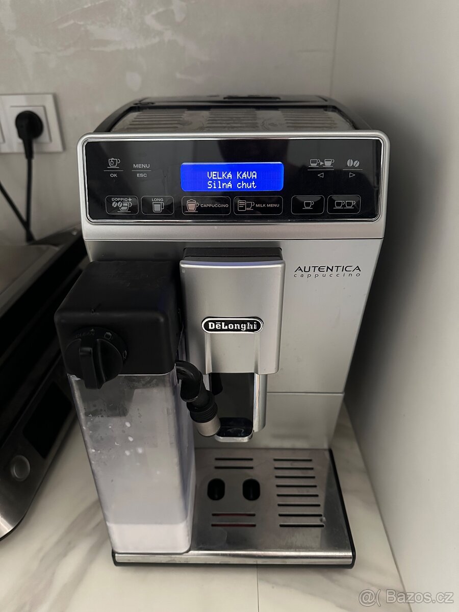 Delonghi Authentica cappuccino včetně nádoby na mléko