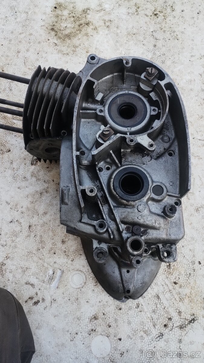 Jawa 250 kývačka