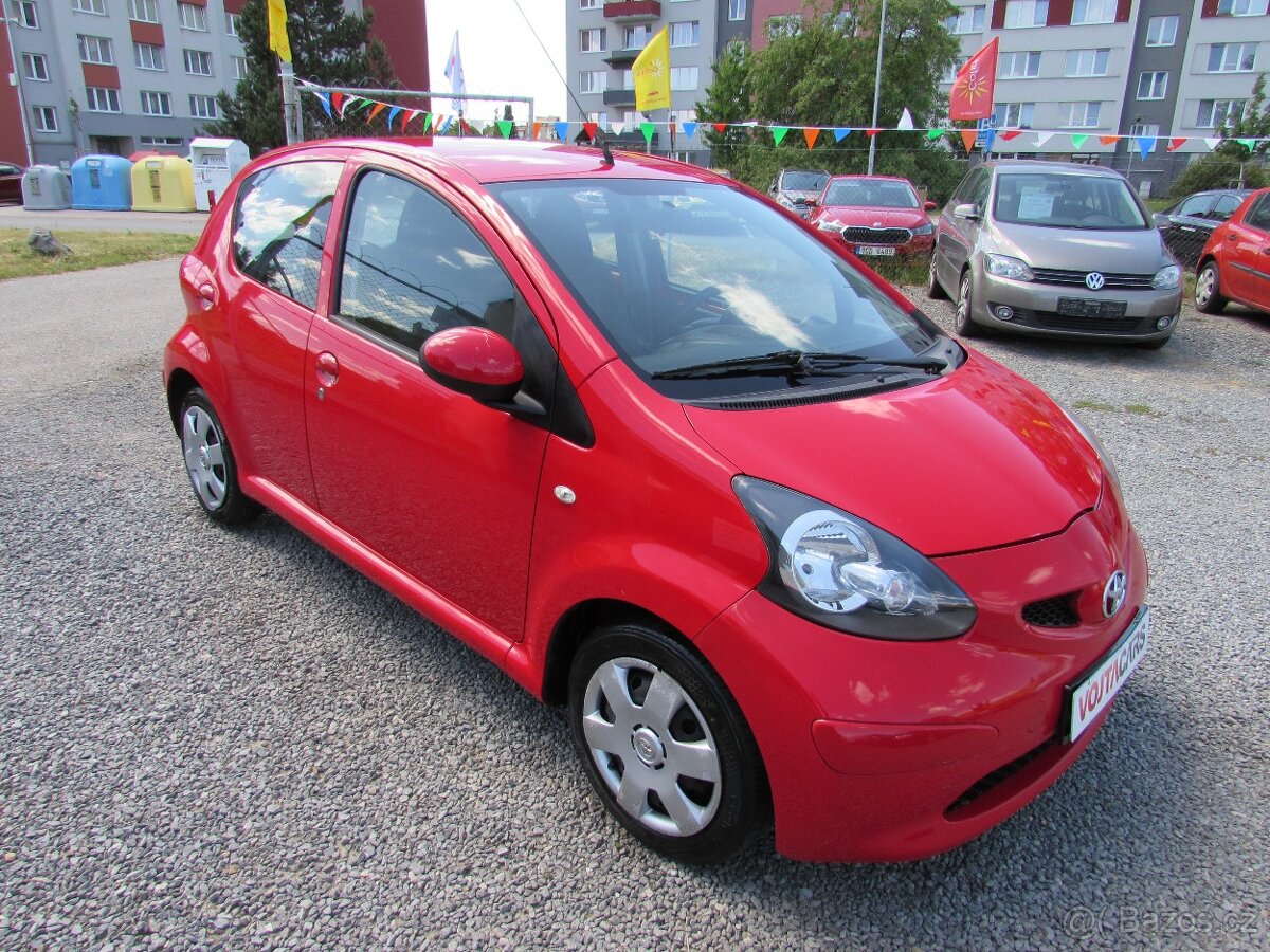 Toyota Aygo 1.0i 50kW, Servisní kniha, nová STK, Klima