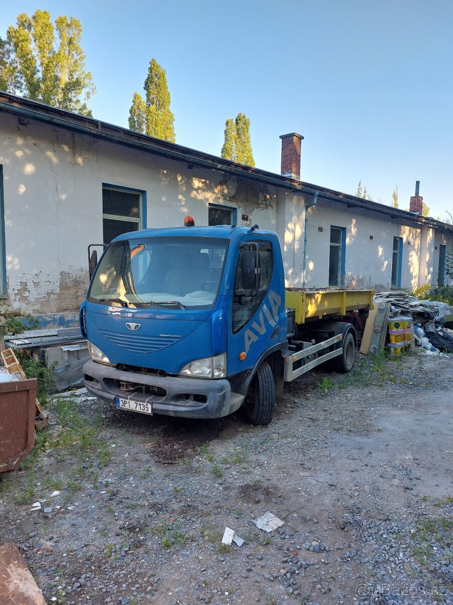 AVIA  D 90 kontejner + kontejnery