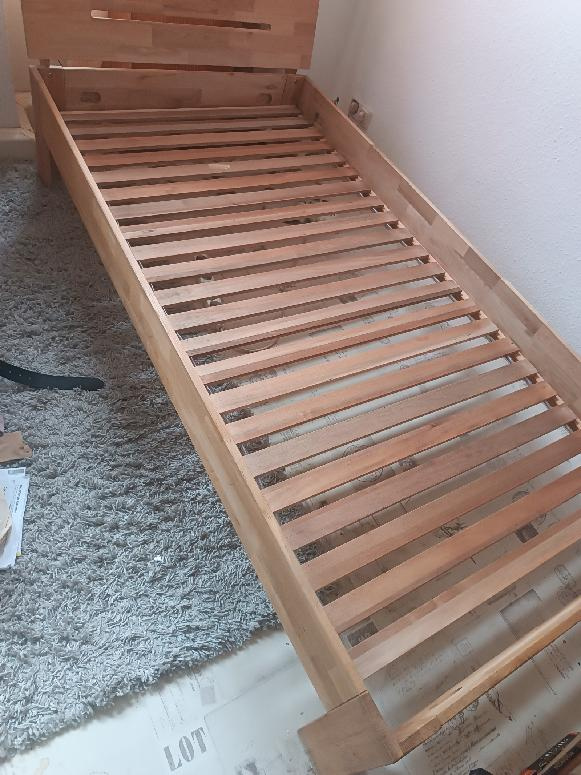 Postel 100cm x 200cm včetně roštu