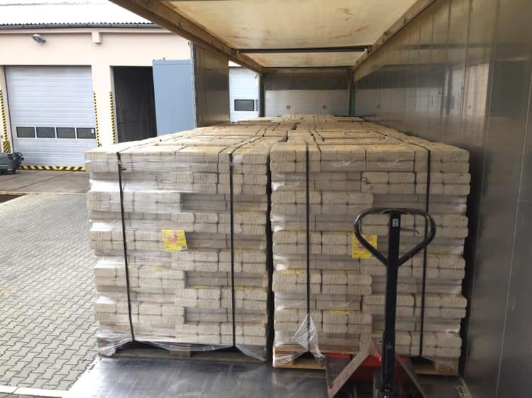 Dřevěné brikety 1000kg RUF