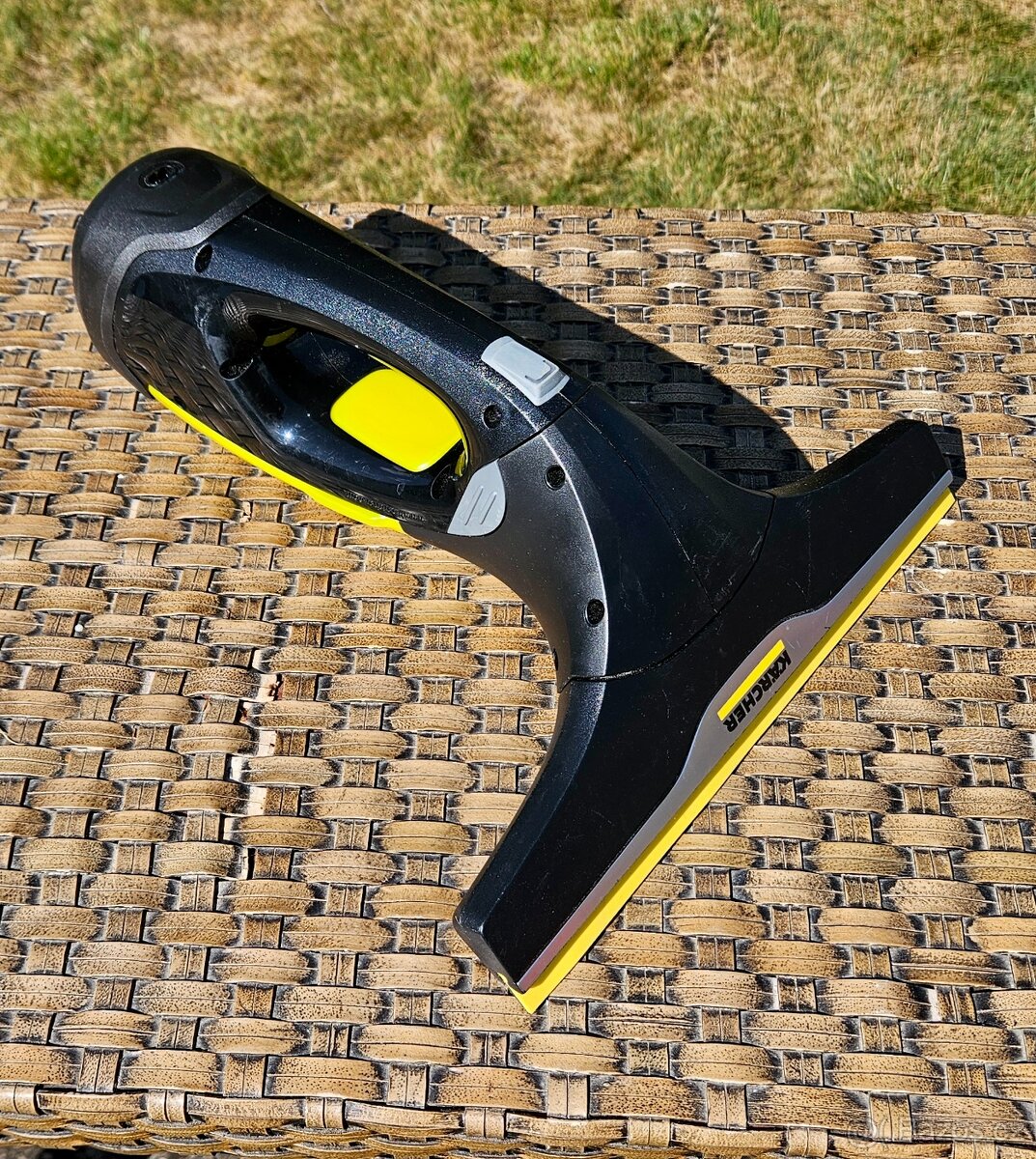 Čistič oken Kärcher WV 2 Black Edition