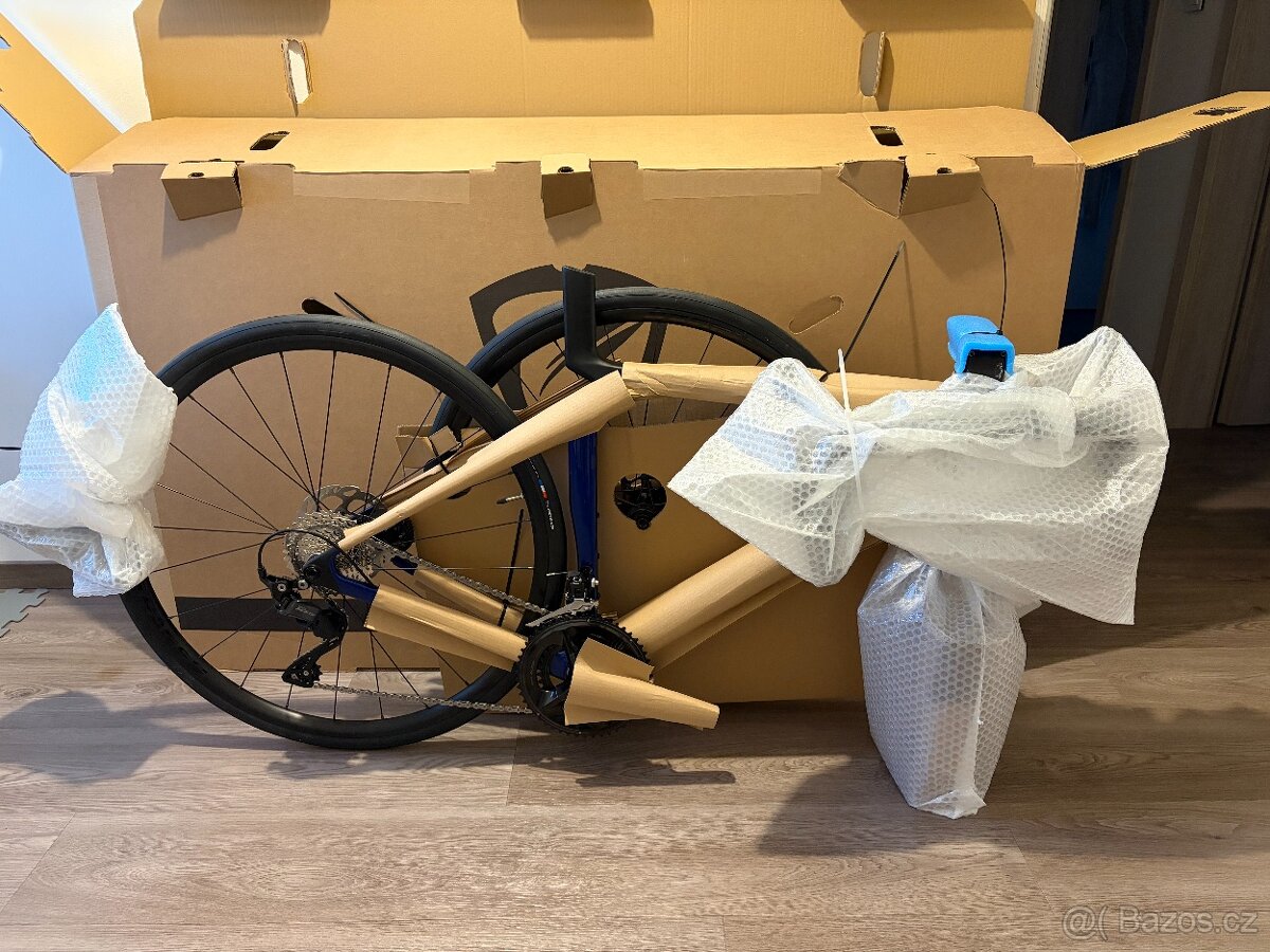 Trek Madone SL 5 Gen 8 Hex Blue M/54 2025 - NOVÉ NEPOUŽITÉ