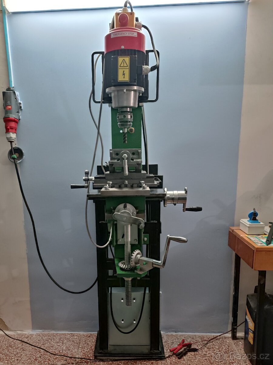 Prodám frézku - upínání do kleštin