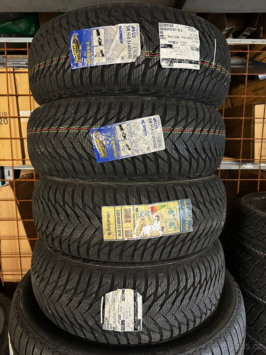 Goodyear Ultragrip 8  205/60 R15 91H - cena 4 kusy