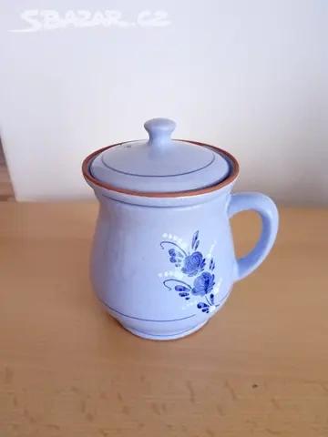 Hrnek na čaj s pokličkou a sítkem