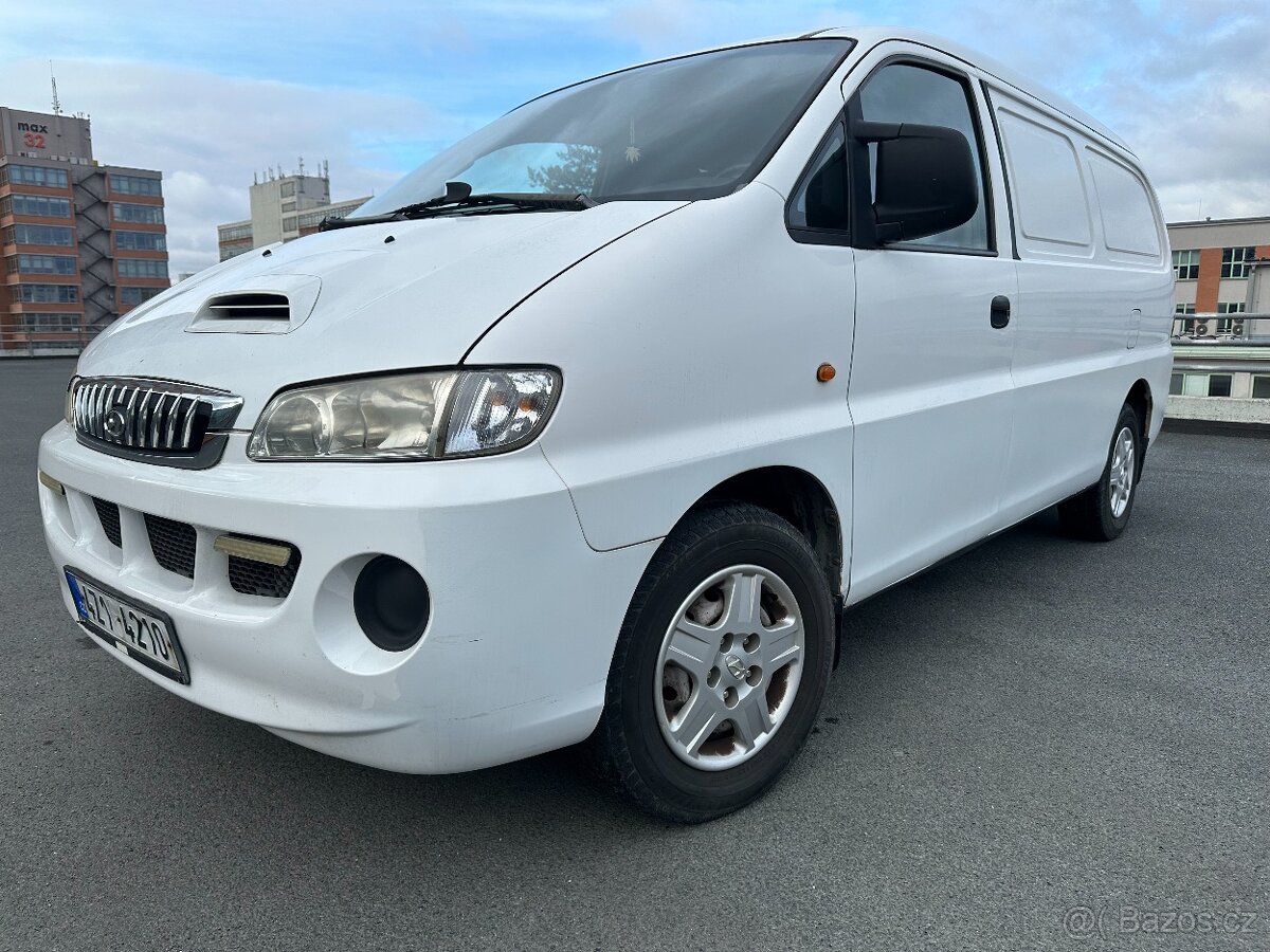 HYUNDAI H1 2.5 TDi 103kW / 3 místa / 197.000 KM / CENTRAL /