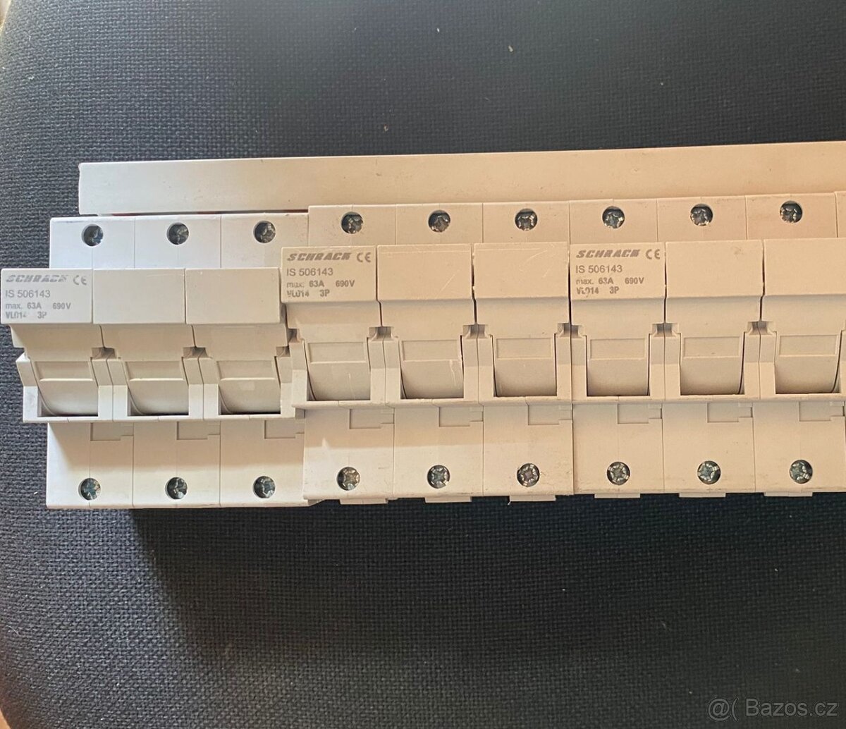 ✅ Sada pojistkových odpínačů Schrack 3P s pojistkami OEZ 63A