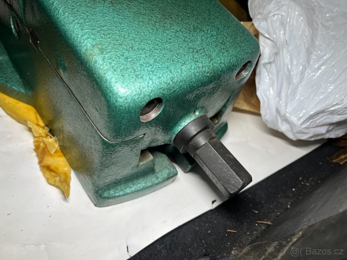 Strojní Svěrák 160mm nepoužitý