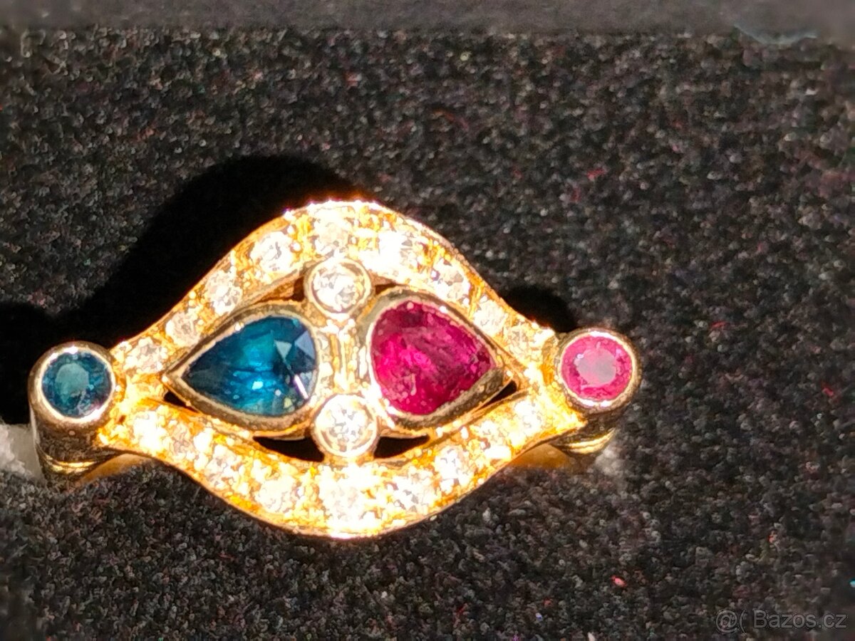 Zlaty damsky prsten Diamanty a td 0,585 punc Vaha 4,395 g