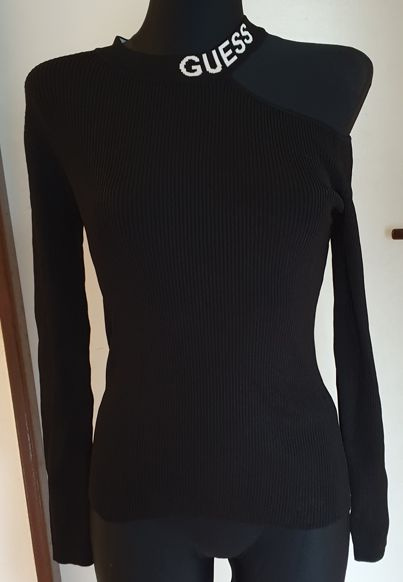 Guess vel. M – elegantní design