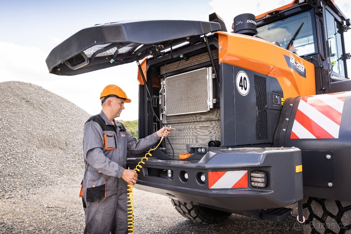 SERVISNÍ TECHNIK STAVEBNÍCH STROJŮ