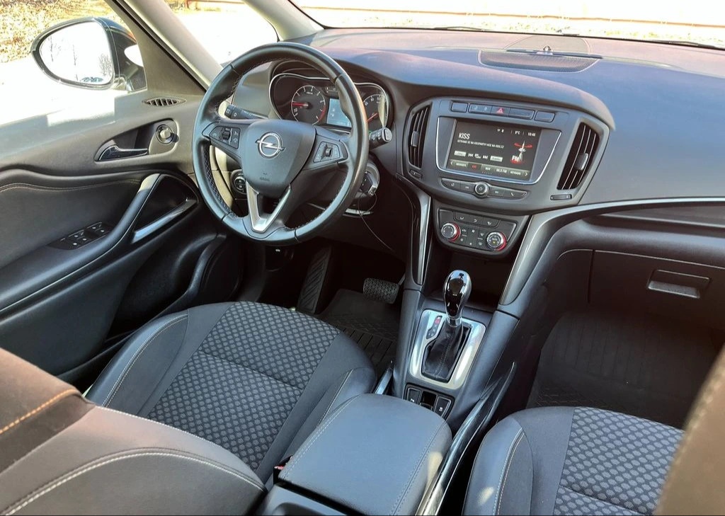 Opel Zafira,1,6T benzín AUTOMAT