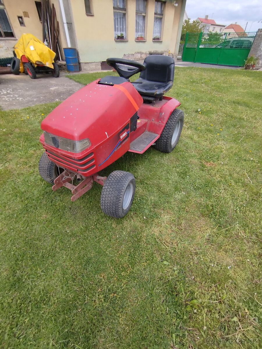 zahradní traktor TORO WHEEL HORSE