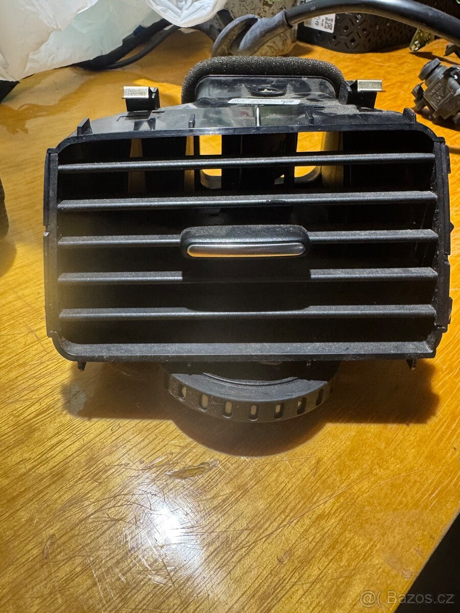 VW touareg mřížka ventilátoru