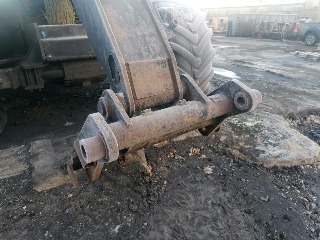 Dily na New Holland LM 435 r.2004