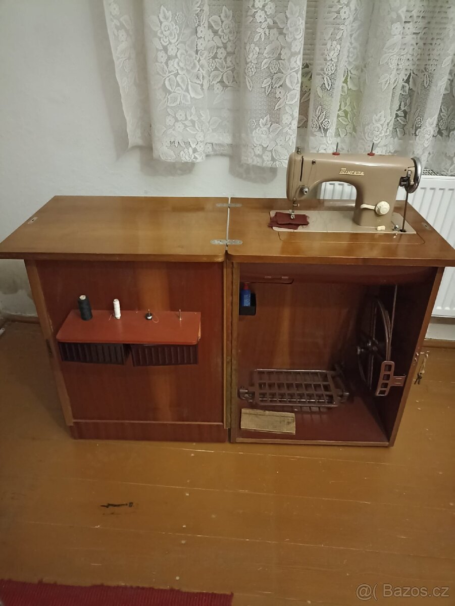 Šicí stroj Minerva
