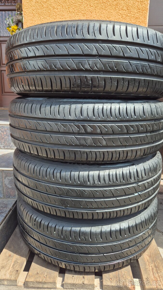 4 ks letní pneu 185/65 r15 KUMHO ecowing es01