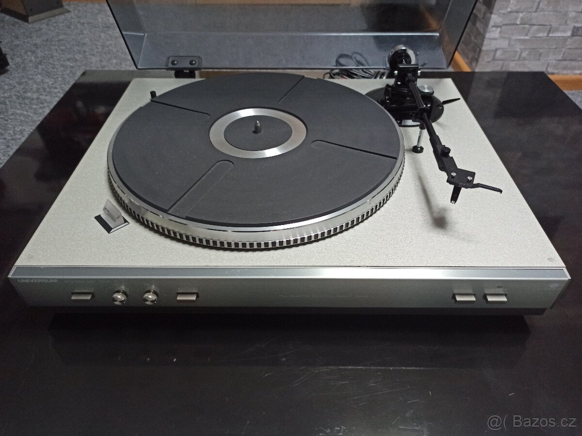 Gramofon Universum řady 7500SL