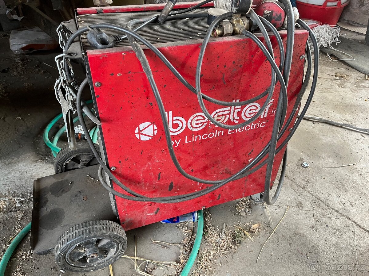Svářečka co2